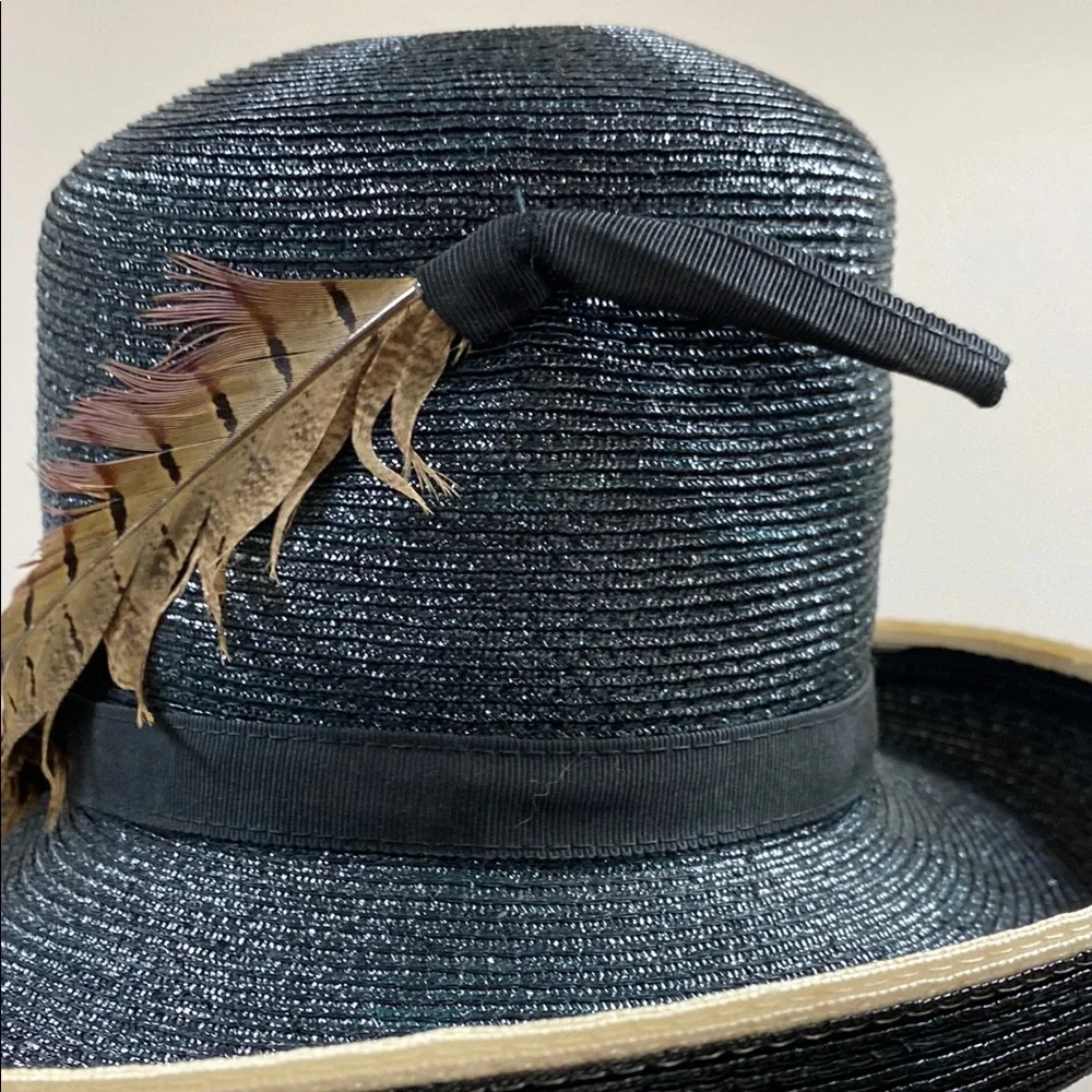 Elegant Vintage Black Hat by Mr. Philippe of France, with Feather Detail - Picture 5 of 8